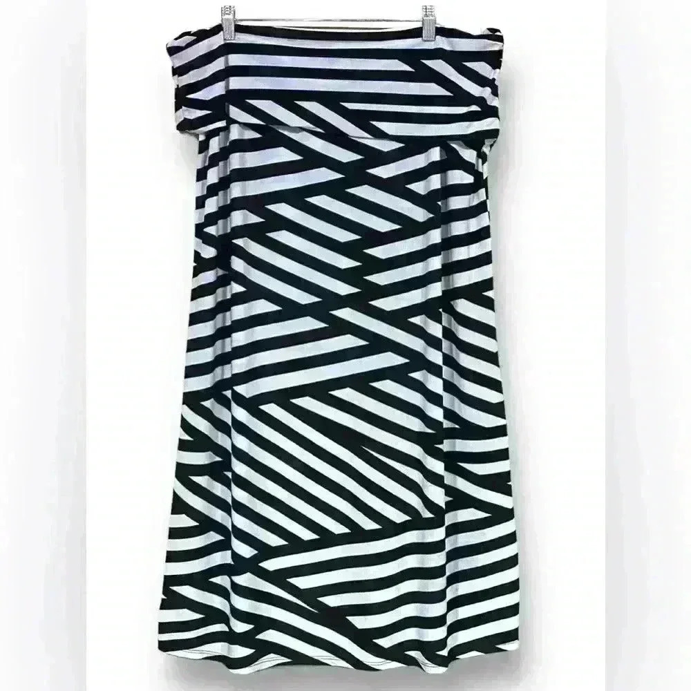 Plus Size 2XL Maxi Skirt with fold over waist  Black White Print